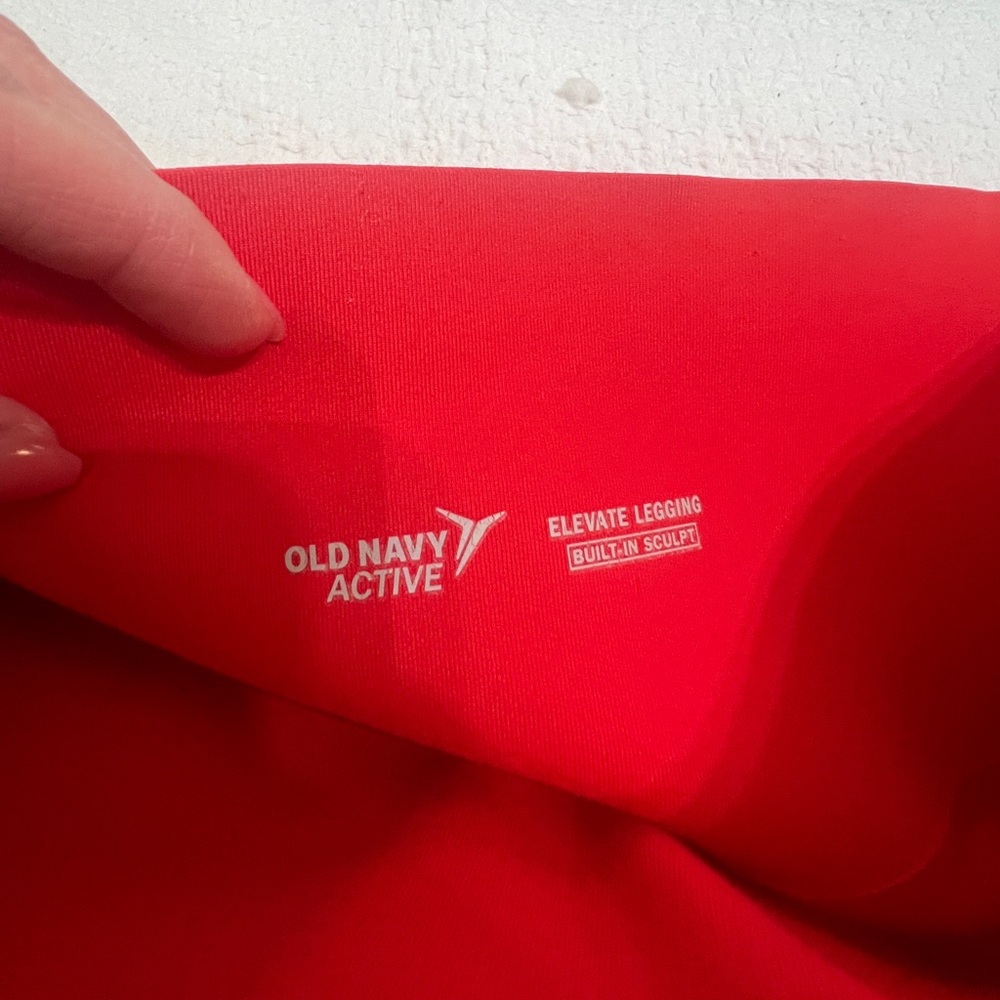 Old navy elevate built-in sculpt 7/8 leggings